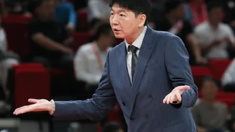 曼城无意放行25岁左后卫努里，罗马诺爆料：加盟曼联无望，2026转会窗口